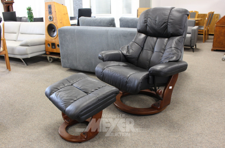 schwarzer Kunstledersessel