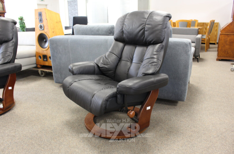 schwarzer Kunstledersessel