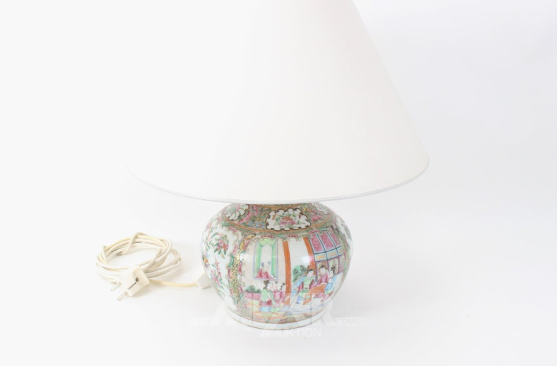 chin. Vasen-Lampe, Schirm beige, Höhe: ca. 49 cm