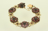 Armband mit Granatsteinen