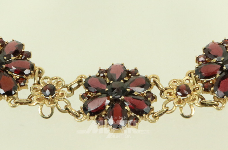 Armband mit Granatsteinen