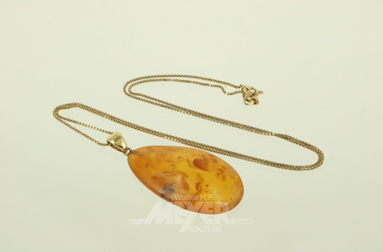 Halskette mit Bernstein-Anhänger
