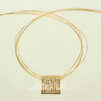 5-reihiges feines Collier mit Anhänger und 10 kl. Brillanten