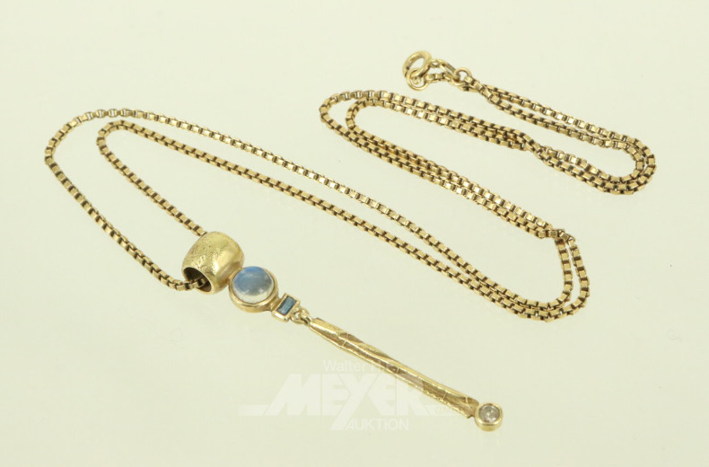 Kette mit modernem Kettenanhänger