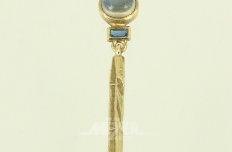 Kette mit modernem Kettenanhänger