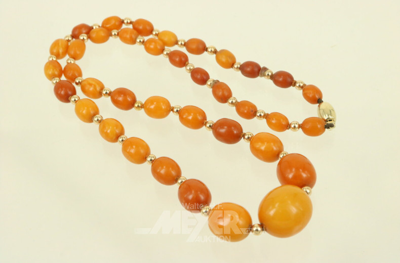 Bernsteinkette mit Zwischenperlen und Schließe in 585 GG