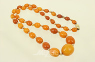 Bernsteinkette mit Zwischenperlen und Schließe in 585 GG