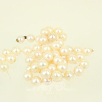 Perlenkette mit Schließe in 750 GG, beschädigt