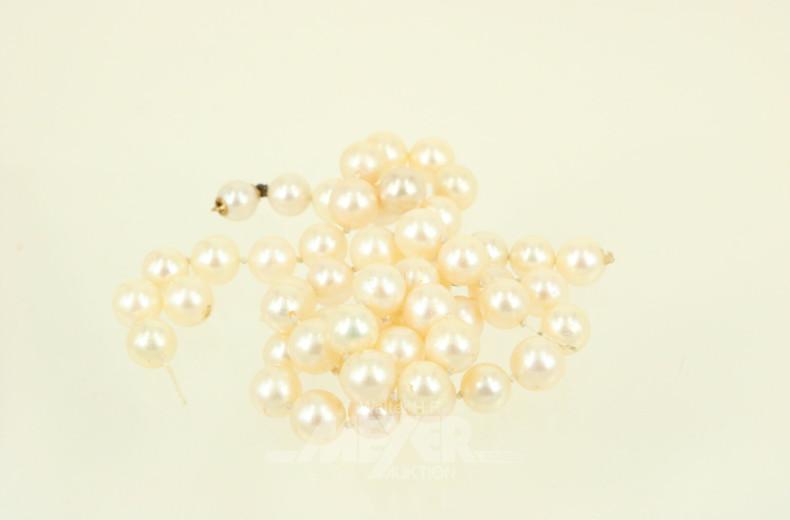 Perlenkette mit Schließe in 750 GG, beschädigt