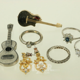 Konvolut Modeschmuck mit etwas Silberschmuck