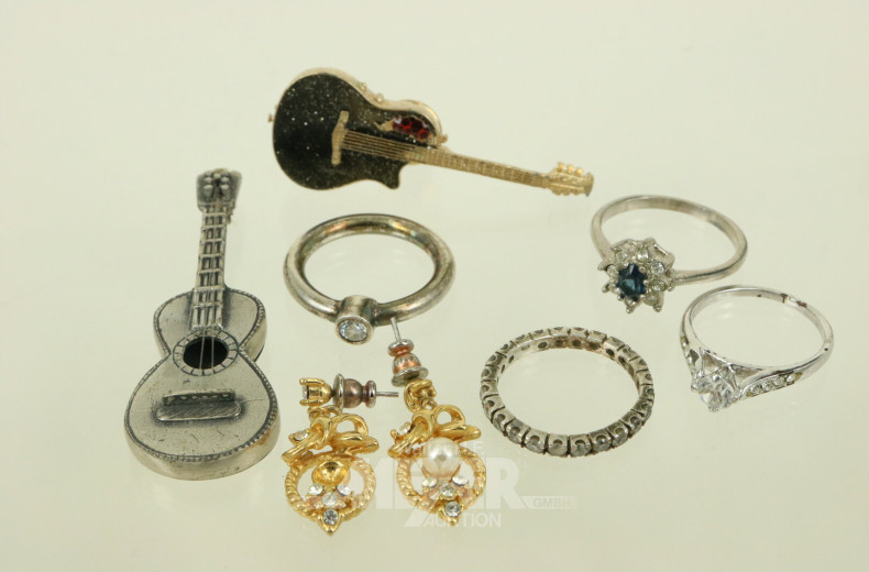 Konvolut Modeschmuck mit etwas Silberschmuck