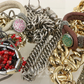 Konvolut Modeschmuck, best. aus Ketten, Armbänder, Anhänger etc.