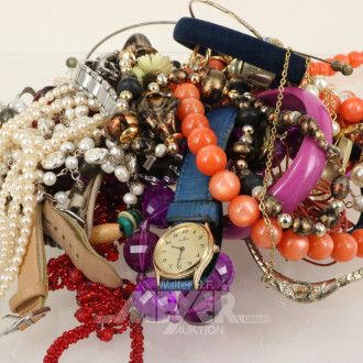 (Kosmetik)-Koffer mit div. Modeschmuck