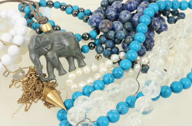 Konvolut Modeschmuck: Ketten, Anhänger etc.