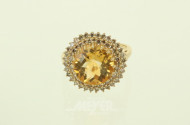 MATY Ring mit gr. Citrin, umkranzt von kl. Brillanten