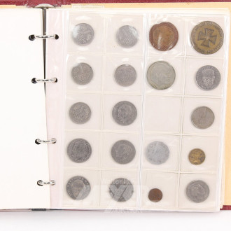 Album mit BRD D-Mark Kursmünzen, sowie Europa und Übersee