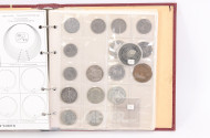 Album mit BRD D-Mark Kursmünzen, sowie Europa und Übersee