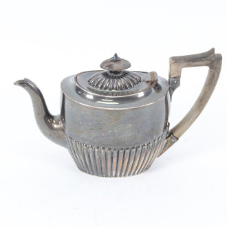 kl. engl. Teekanne mit Holzgriff