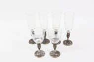 6 Trinkgläser mit floralem Dekor und Fuß aus 835er Silber