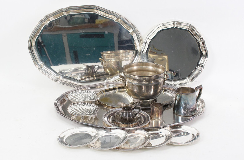 Posten div. Tabletts, Untersetzer, Überfangtopf sowie 1 kl. Milchkännchen