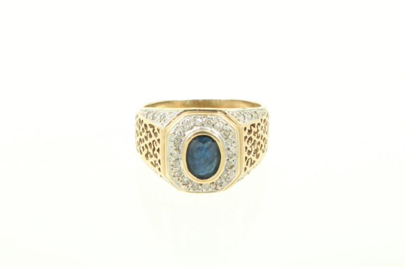 Ring mit Saphir und kl. Brillanten