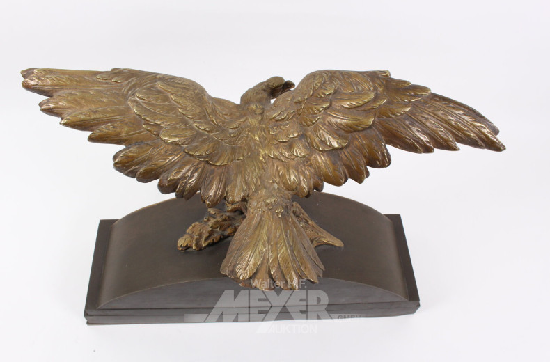 Kamindekoration im Empire-Stil mit allegorischer Reliefszene