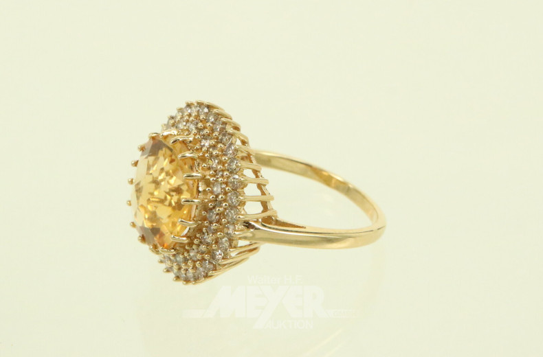 MATY Ring mit gr. Citrin, umkranzt von kl. Brillanten