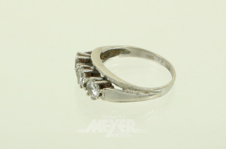 Damenring mit 3 Brillanten, zus. ca. 1,0 ct.