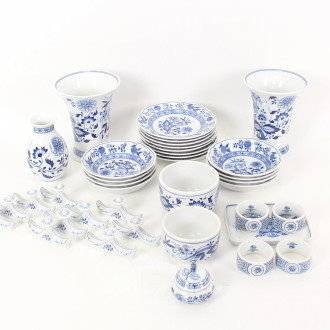 Kl. Konvolut Tischdekorationen und Servierteile