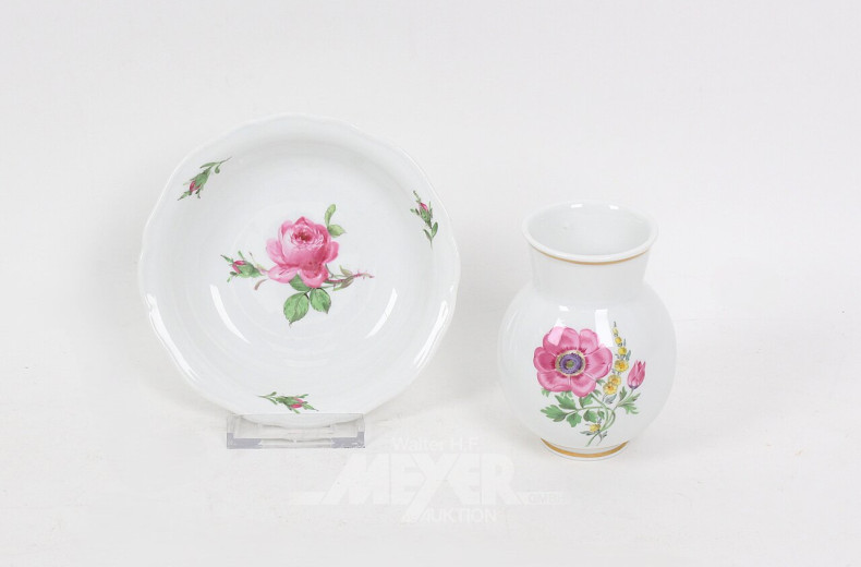 kl. Porz.-Tischvase und 1 kl. Schälchen