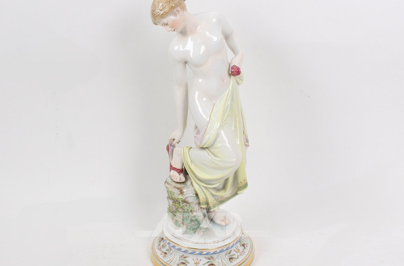 Porz.-Figur "Nach dem Bade"