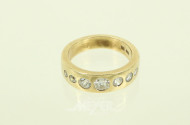 Bandring mit 7 Diamanten, teilw. im Altschliff zus. ca 1,20ct.