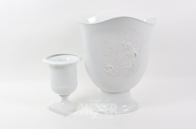 2 Porzellanvasen, weiß