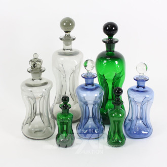 7 versch. Flacons und Karaffen