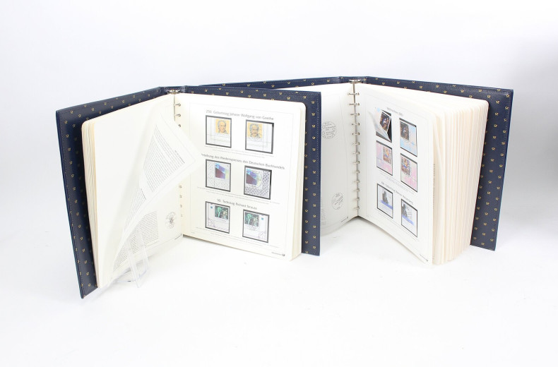Karton vollständige Briefmarkensammlung, Deutsche Post 'Deutschland **plus' 1999-2024