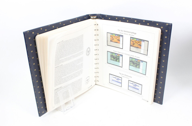 Karton vollständige Briefmarkensammlung, Deutsche Post 'Deutschland **plus' 1999-2024