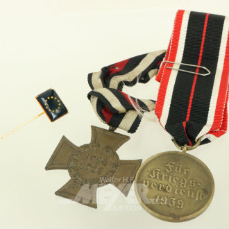 2 Ehrenzeichen sowie 1 Anstecknadel