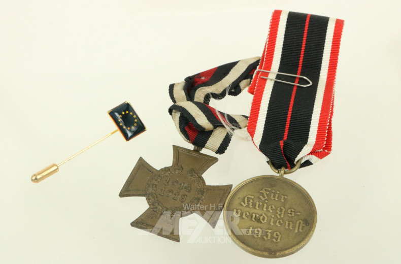 2 Ehrenzeichen sowie 1 Anstecknadel