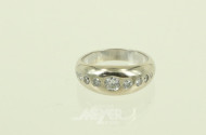 Bandring mit 9 kl. Brillanten, zus. ca. 0,40ct.