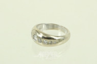 Bandring mit 9 kl. Brillanten, zus. ca. 0,40ct.