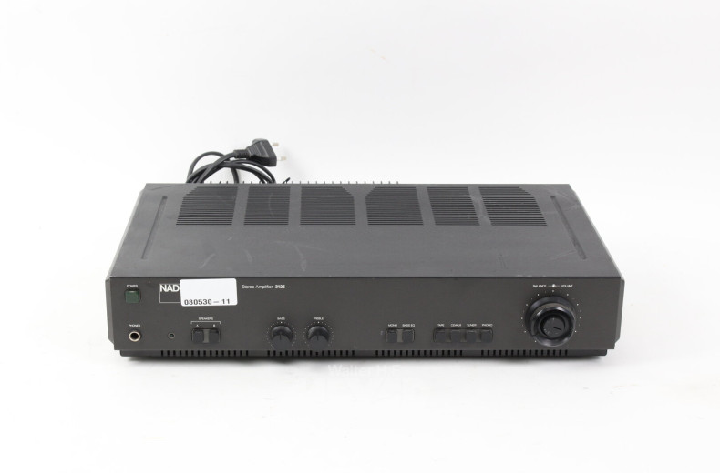 Verstärker NAD, 3125