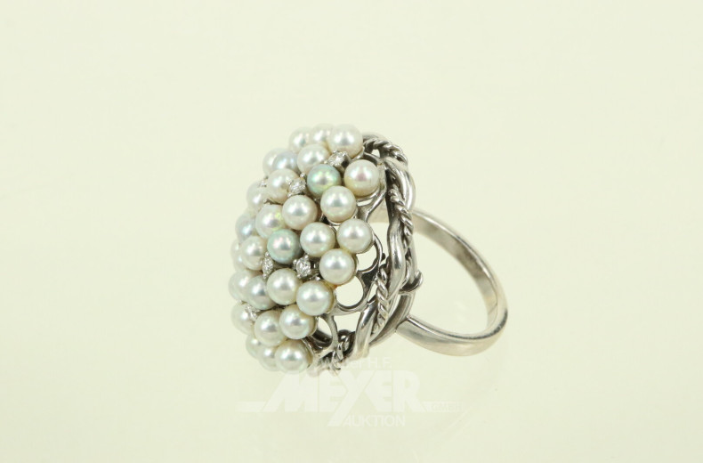 imposanter Cocktailring mit kl. weißen und grauen Perlen, sowie 11 kl. Brillanten