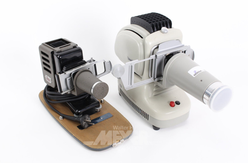 2 versch. Vintage-Diaprojektoren