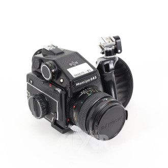 analoge Fotokamera mit Objektiv 80 mm Sekor Macro