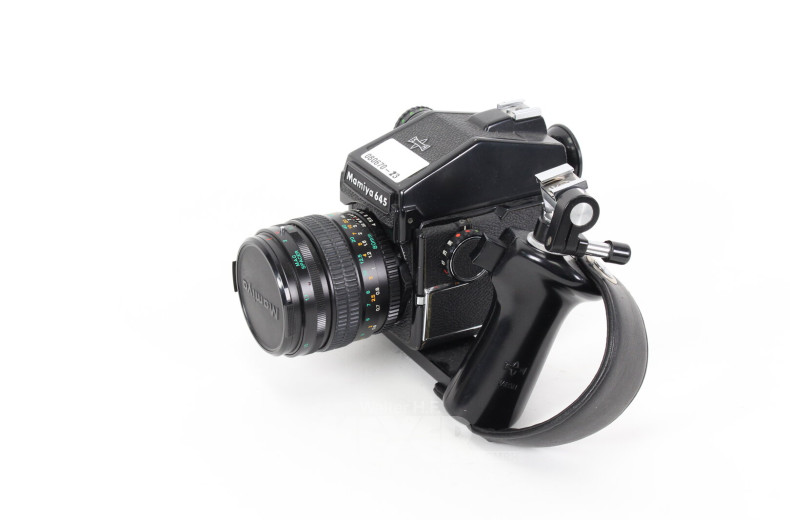 analoge Fotokamera mit Objektiv 80 mm Sekor Macro