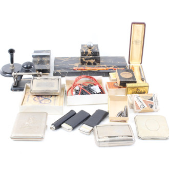 Schreibtischgarnitur, teilw. Marmor: Federschale, Tintenlöscher, Stifthalter, Locher