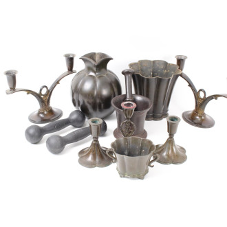 Posten Metalldekorationen: Vasen, Leuchter, Hanteln, Mörser, etc.