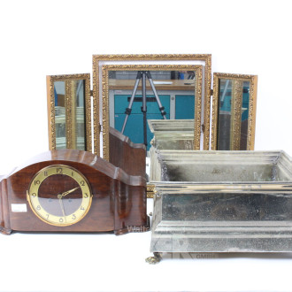 Posten best. aus: Buffetuhr, Tischspiegel, 3-tlg., Pflanzschale Metall