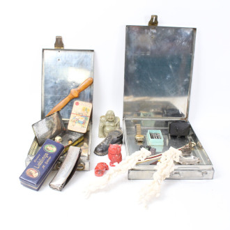 Posten versch. Dekoration: Spardose, Ascher, Mundharmonika, Metallboxen, etc.