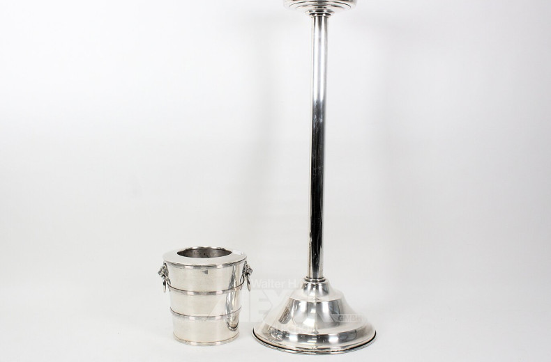 Wein/Sektkühler mit Standfuß, versilbert